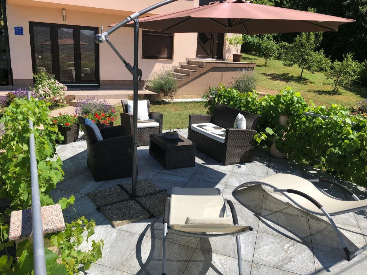 Apartman Javor Apartman Otocsán Kültér fotó